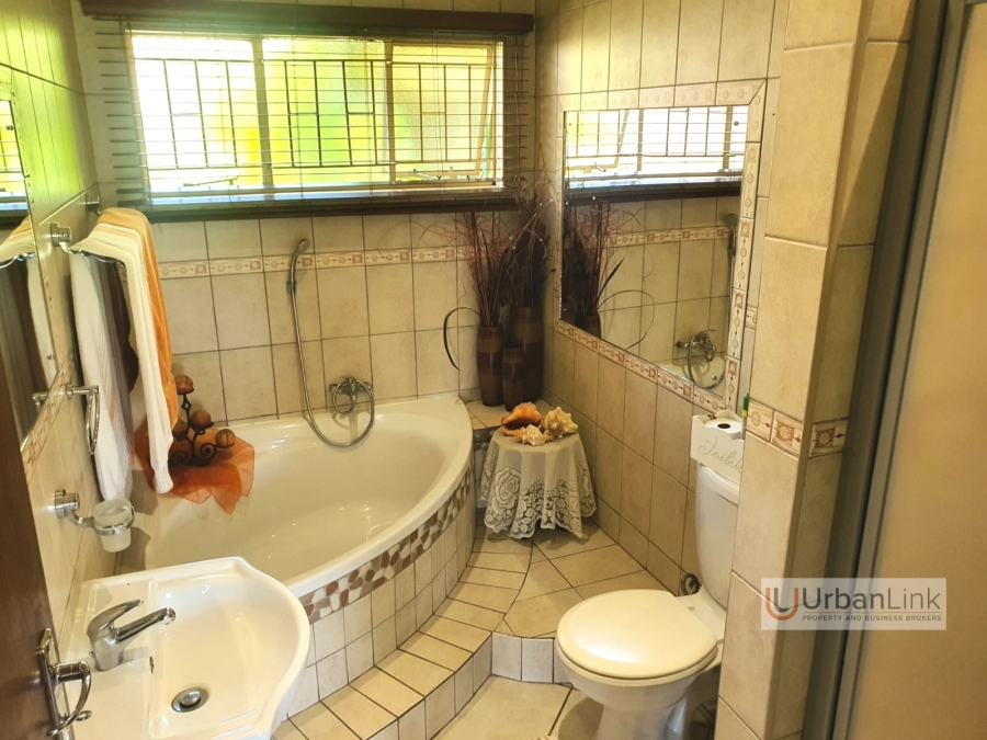 4 Bedroom Property for Sale in Safari Gardens North West